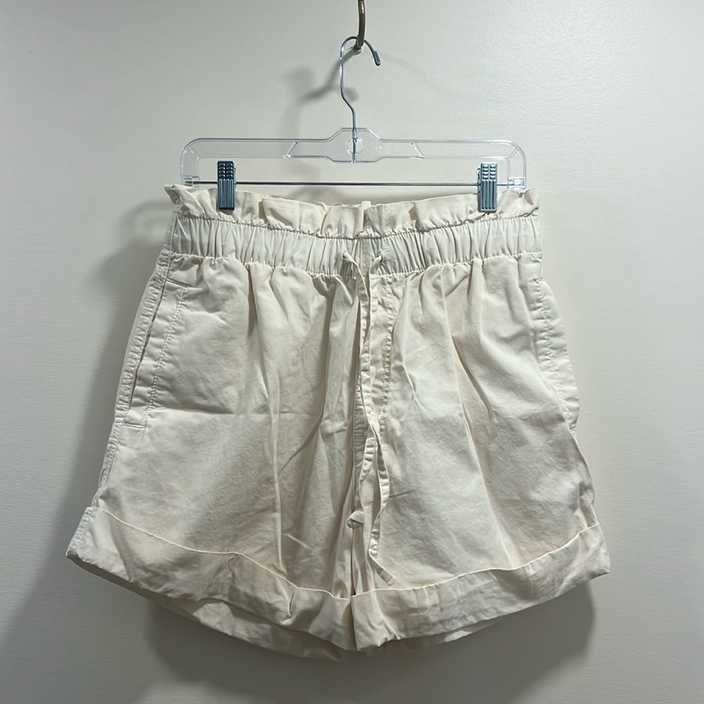 Women’s drawstring paper bag shorts